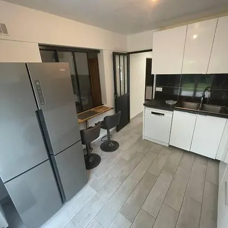 Holiday home Maison 6 Couchages Avec Jardin Pontault-Combault