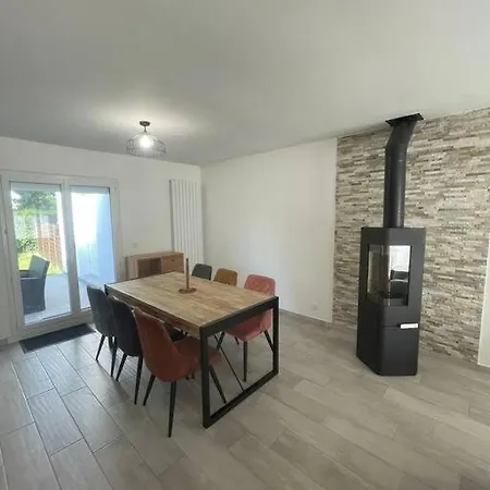 Holiday home Maison 6 Couchages Avec Jardin *
